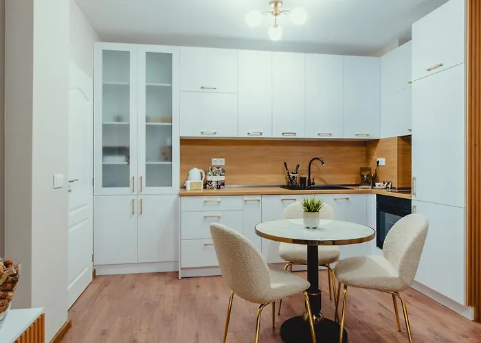 Elegant Living 1 Апартаменты *